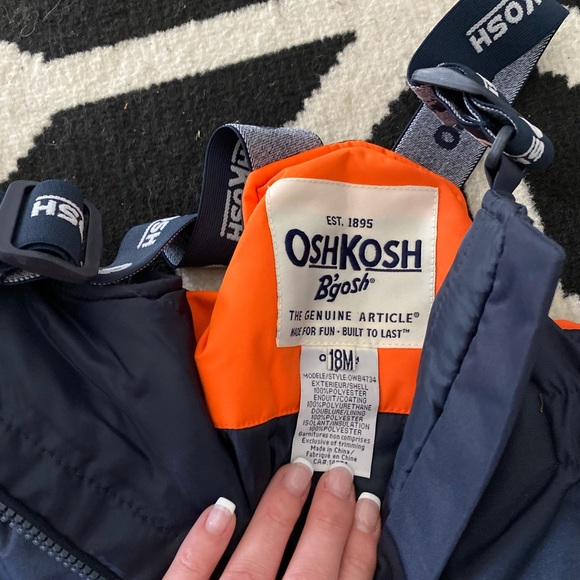 Carter’s OshKosh 2 Piece Snowsuit - Picture 7 of 7